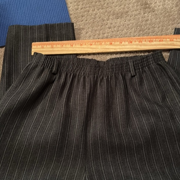 Alfred Dunner Vintage Womens Size 10 Gray Stripe Pants - Picture 7 of 8